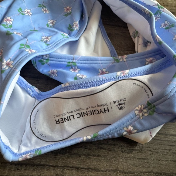 Cupshe Blue and White Floral Bikini - Picture 6 of 7